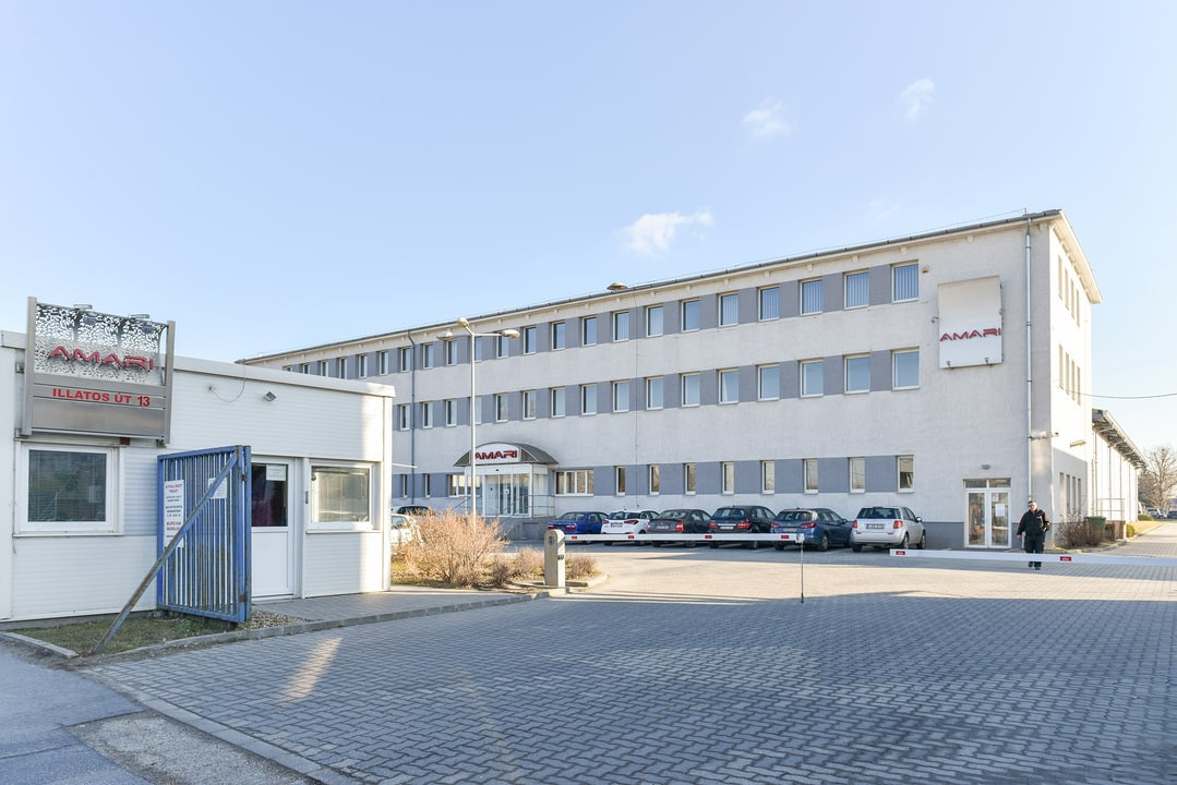 Illatos Raktár- és Irodaház