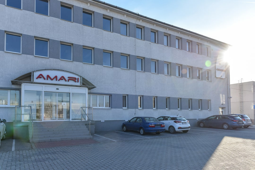 Illatos Raktár- és Irodaház